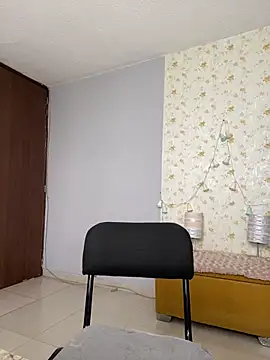 Snapshot of NatashaCruz- chatting on 02/11/25, 06:11 NatashaCruz- online show from 02/11/25, 06:11