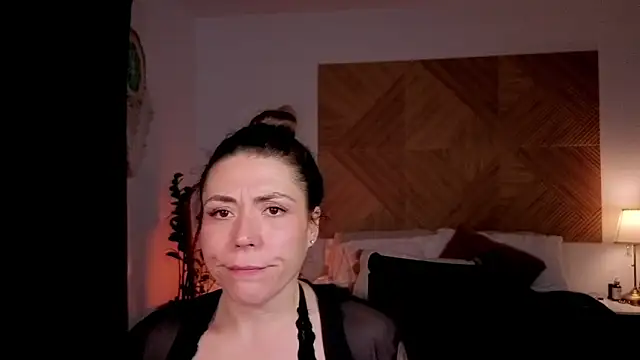 Ellie-L-Elizabeth online show from 04/17/26, 03:09