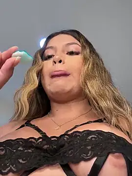 lunablossom  online show from 01/14/25, 09:51