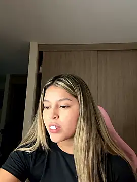 lunablossom  online show from 01/08/26, 03:20