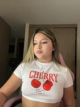 lunablossom  online show from 03/07/26, 11:57