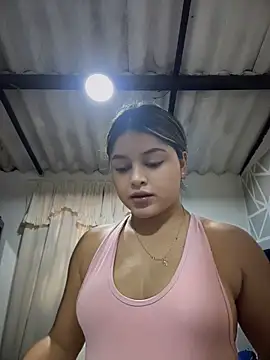 lunablossom  online show from 04/07/26, 08:31