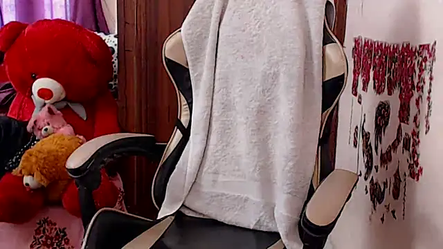 Naughty Kashish online show from 05/20/26, 06:08