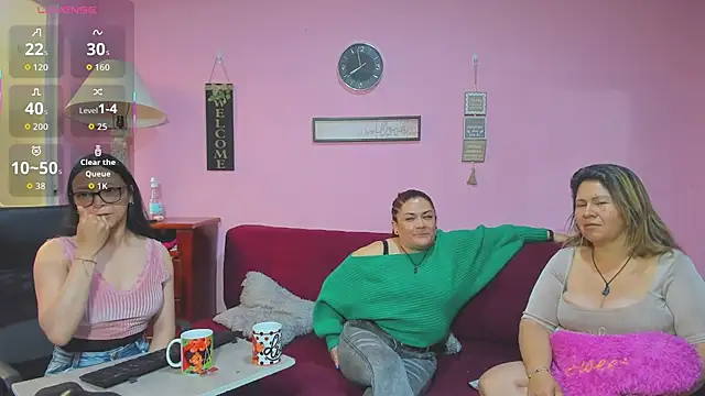 lesbiancuple online show from 10/11/25, 12:58
