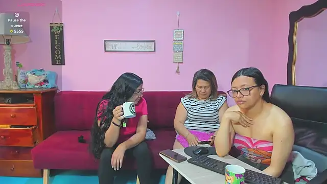 lesbiancuple online show from 11/05/25, 12:49