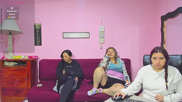 lesbiancuple online show from 11/20/25, 01:39