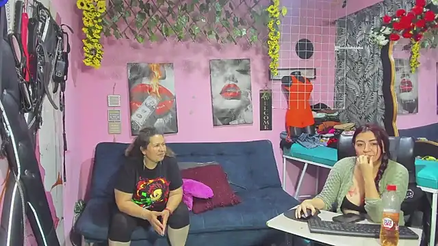 lesbiancuple online show from 05/13/26, 01:58