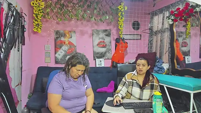 lesbiancuple online show from 05/19/26, 12:33