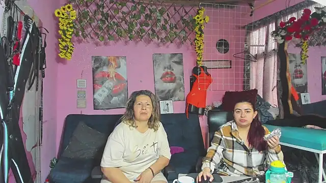 lesbiancuple online show from 05/21/26, 01:07