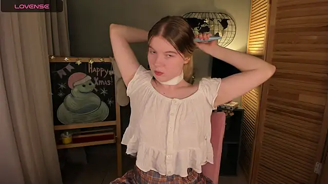 ohmyJuliet online show from 12/06/24, 02:13
