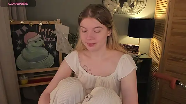 ohmyJuliet online show from 12/13/24, 02:21