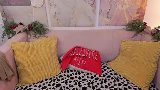 ohmyJuliet online show from 12/22/24, 05:56