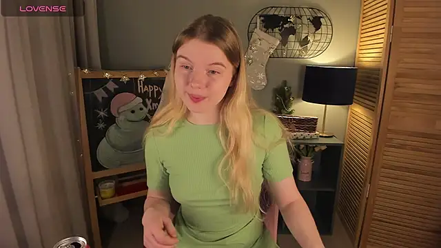 ohmyJuliet online show from 12/25/24, 02:25