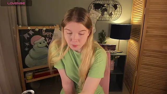 ohmyJuliet online show from 12/26/24, 02:22