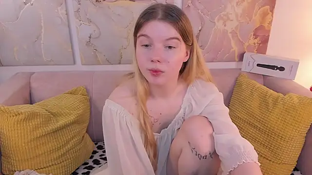 ohmyJuliet online show from 01/17/25, 05:32