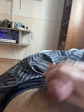 Snapshot of RenaudS-02 chatting on 02/02/25, 08:24 RenaudS-02 online show from 02/02/25, 08:24