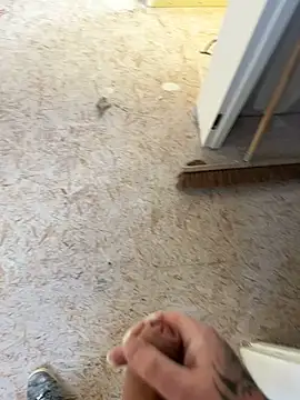 Snapshot of RenaudS-02 chatting on 02/26/25, 01:19 RenaudS-02 online show from 02/26/25, 01:19