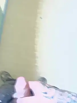 Snapshot of RenaudS-02 chatting on 09/19/25, 01:23 RenaudS-02 online show from 09/19/25, 01:23