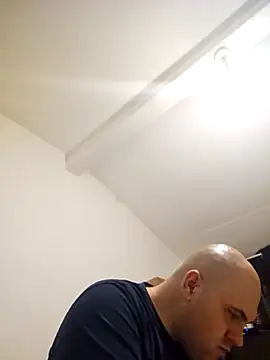 mario890605 online show from 03/11/25, 12:11