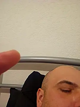 mario890605 online show from 09/17/25, 09:38