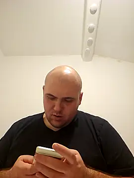 mario890605 online show from 10/18/25, 10:54