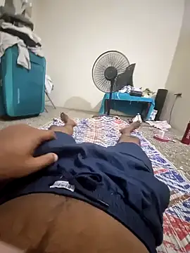 Snapshot of Raj7inchtamilan chatting on 12/24/24, 04:08 Raj7inchtamilan online show from 12/24/24, 04:08