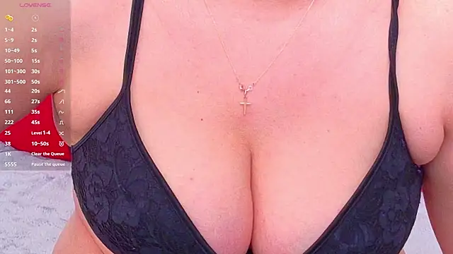 Snapshot of KarinaNoir chatting on 06/19/26, 03:55 KarinaNoir online show from 06/19/26, 03:55