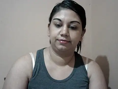 Snapshot of bellachow10 chatting on 05/16/26, 06:50 bellachow10 online show from 05/16/26, 06:50