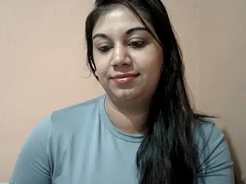 Snapshot of bellachow10 chatting on 05/20/26, 05:57 bellachow10 online show from 05/20/26, 05:57