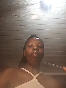 Snapshot of SheisBlacq chatting on 10/17/25, 08:33 SheisBlacq online show from 10/17/25, 08:33