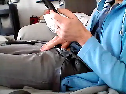 Snapshot of mickzizi chatting on 03/07/25, 07:30 mickzizi online show from 03/07/25, 07:30