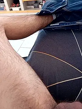 mickzizi online show from 04/08/26, 09:42