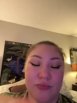 Snapshot of RosieDixx chatting on 03/02/25, 11:42 RosieDixx online show from 03/02/25, 11:42