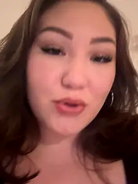 Snapshot of RosieDixx chatting on 10/31/25, 04:24 RosieDixx online show from 10/31/25, 04:24