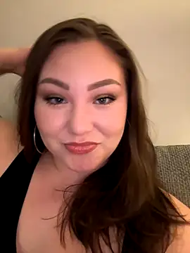 Snapshot of RosieDixx chatting on 11/25/25, 05:18 RosieDixx online show from 11/25/25, 05:18