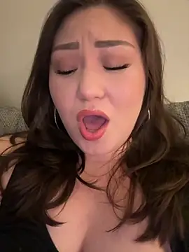 Snapshot of RosieDixx chatting on 11/27/25, 04:58 RosieDixx online show from 11/27/25, 04:58