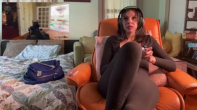 Snapshot of queendab626 chatting on 01/21/25, 06:34 queendab626 online show from 01/21/25, 06:34