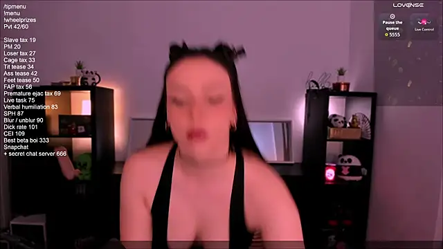 Snapshot of SofiRusselle chatting on 09/22/25, 05:48 SofiRusselle online show from 09/22/25, 05:48