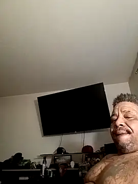 yellowwetfox online show from 01/05/25, 02:30