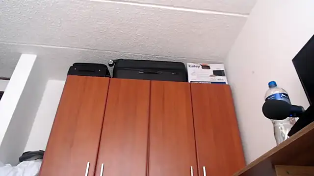 Juls winter  online show from 03/07/25, 04:00