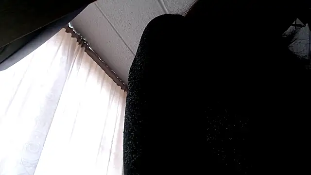 Juls winter  online show from 10/20/25, 06:08