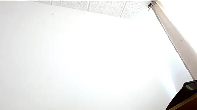 Snapshot of Juls_winter_ chatting on 07/17/26, 06:46 Juls winter online show from 07/17/26, 06:46