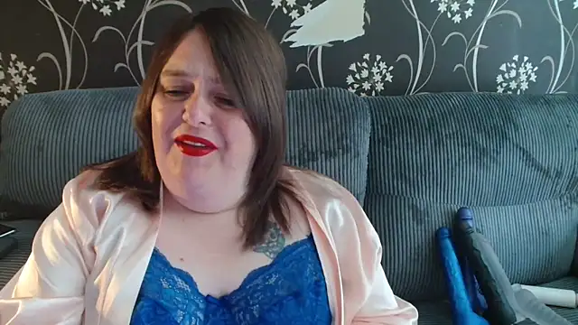 Snapshot of HouseWifeWhore_Milf chatting on 09/16/25, 12:50 HouseWifeWhore Milf online show from 09/16/25, 12:50