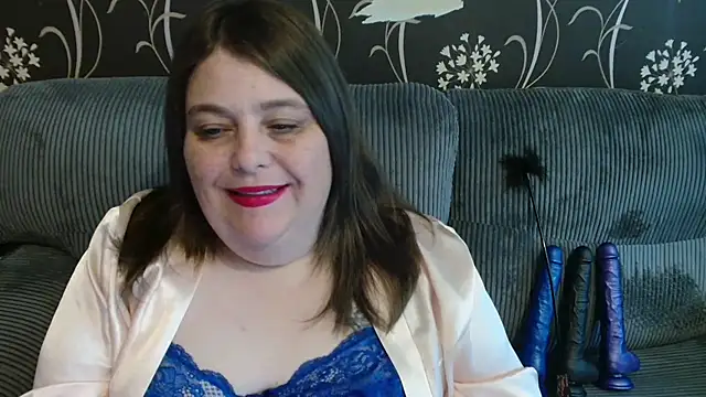 Snapshot of HouseWifeWhore_Milf chatting on 10/22/25, 03:01 HouseWifeWhore Milf online show from 10/22/25, 03:01