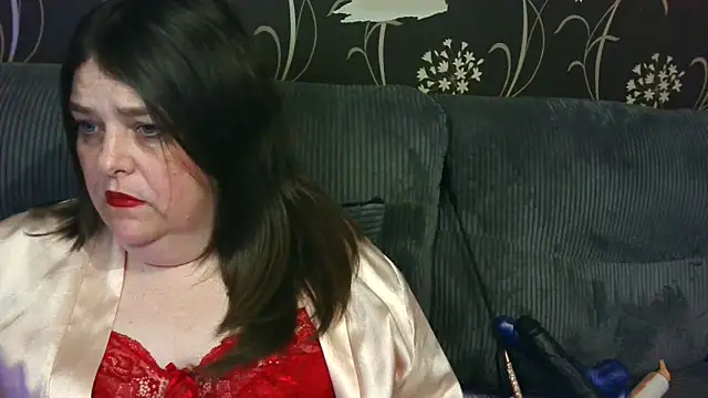 HouseWifeWhore Milf online show from 04/10/26, 11:31