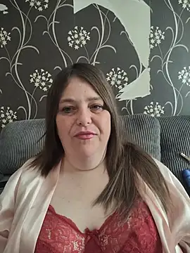 Snapshot of HouseWifeWhore_Milf chatting on 06/29/26, 02:28 HouseWifeWhore Milf online show from 06/29/26, 02:28