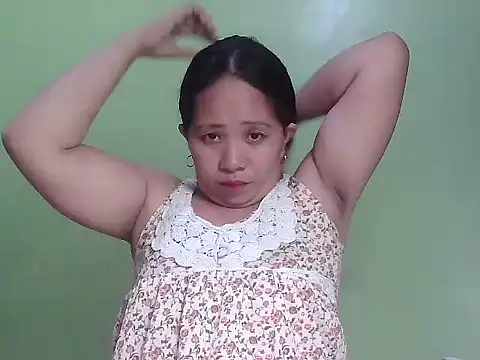 Snapshot of sweetlady_pinay chatting on 04/19/26, 07:29 sweetlady pinay online show from 04/19/26, 07:29
