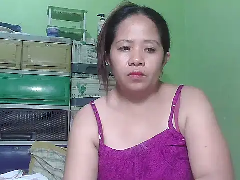 Snapshot of sweetlady_pinay chatting on 04/24/26, 10:01 sweetlady pinay online show from 04/24/26, 10:01