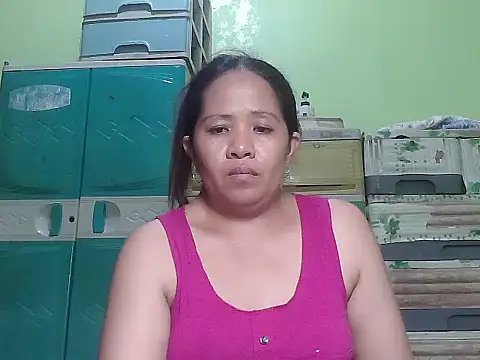 Snapshot of sweetlady_pinay chatting on 04/26/26, 12:14 sweetlady pinay online show from 04/26/26, 12:14