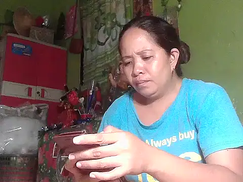 Snapshot of sweetlady_pinay chatting on 05/05/26, 06:32 sweetlady pinay online show from 05/05/26, 06:32